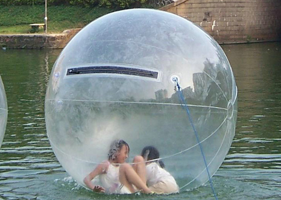 Logo Wydrukowano Giant Bubble Ball Środowisko Friendy In Water Game Playing