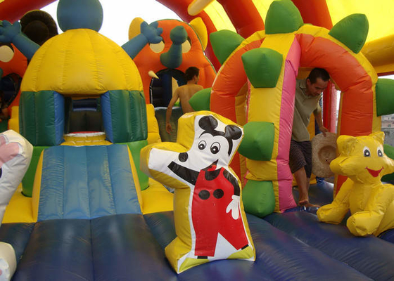 Dachowy nadmuchiwany park rozrywki z materiałem o grubości 0,55 mm