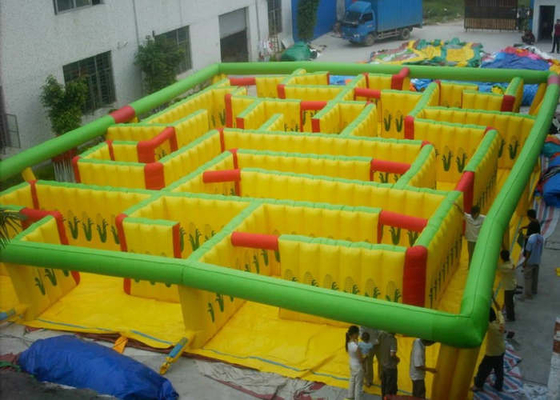 Custom Made Interactive Inflatable Maze, Bounce House Maze Czteroosobowy szwy