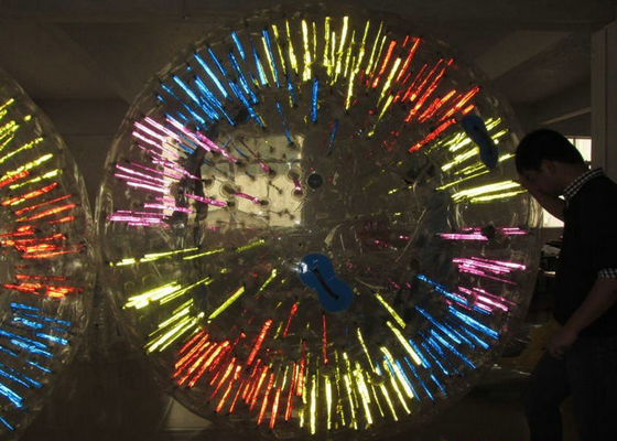 LED oświetlone nadmuchiwane Hamster Ball Wodoodporna rozrywka na świeżym powietrzu Sport